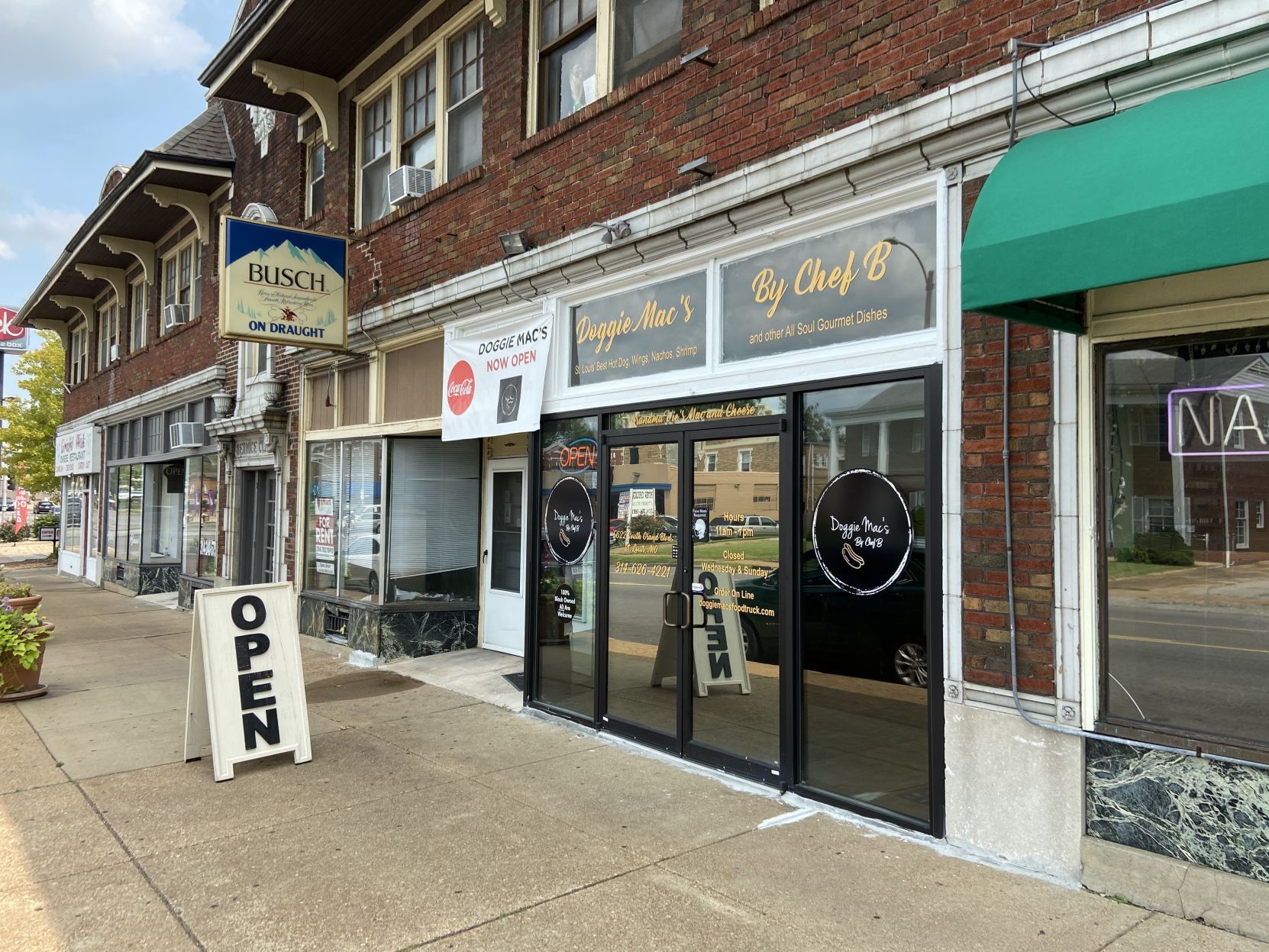 Doggie Mac's exterior